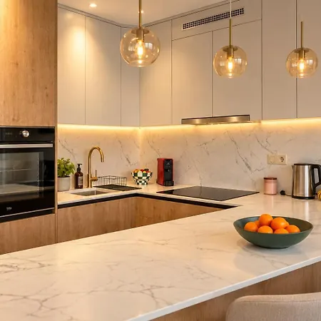 Modern With Balcony & Free Parking Apartmán Bratislava