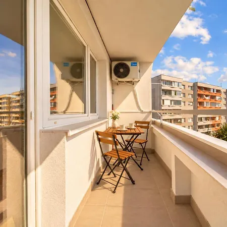 Modern With Balcony & Free Parking Bratislava